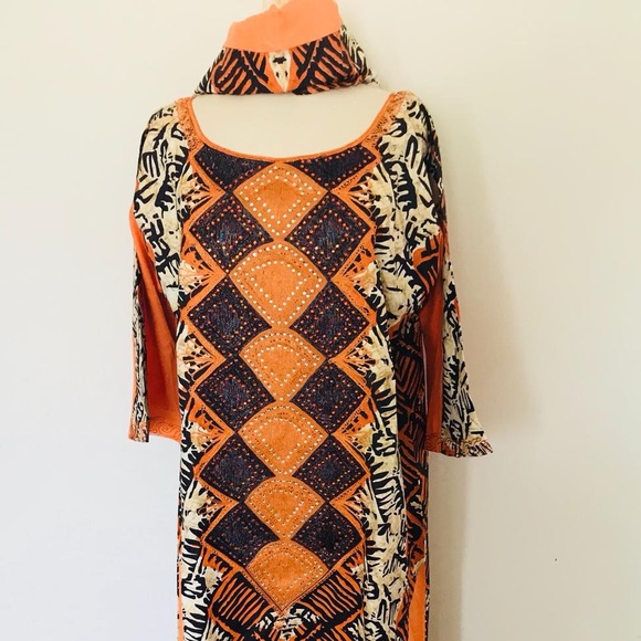 Beautiful African dress - Picture 1 of 2